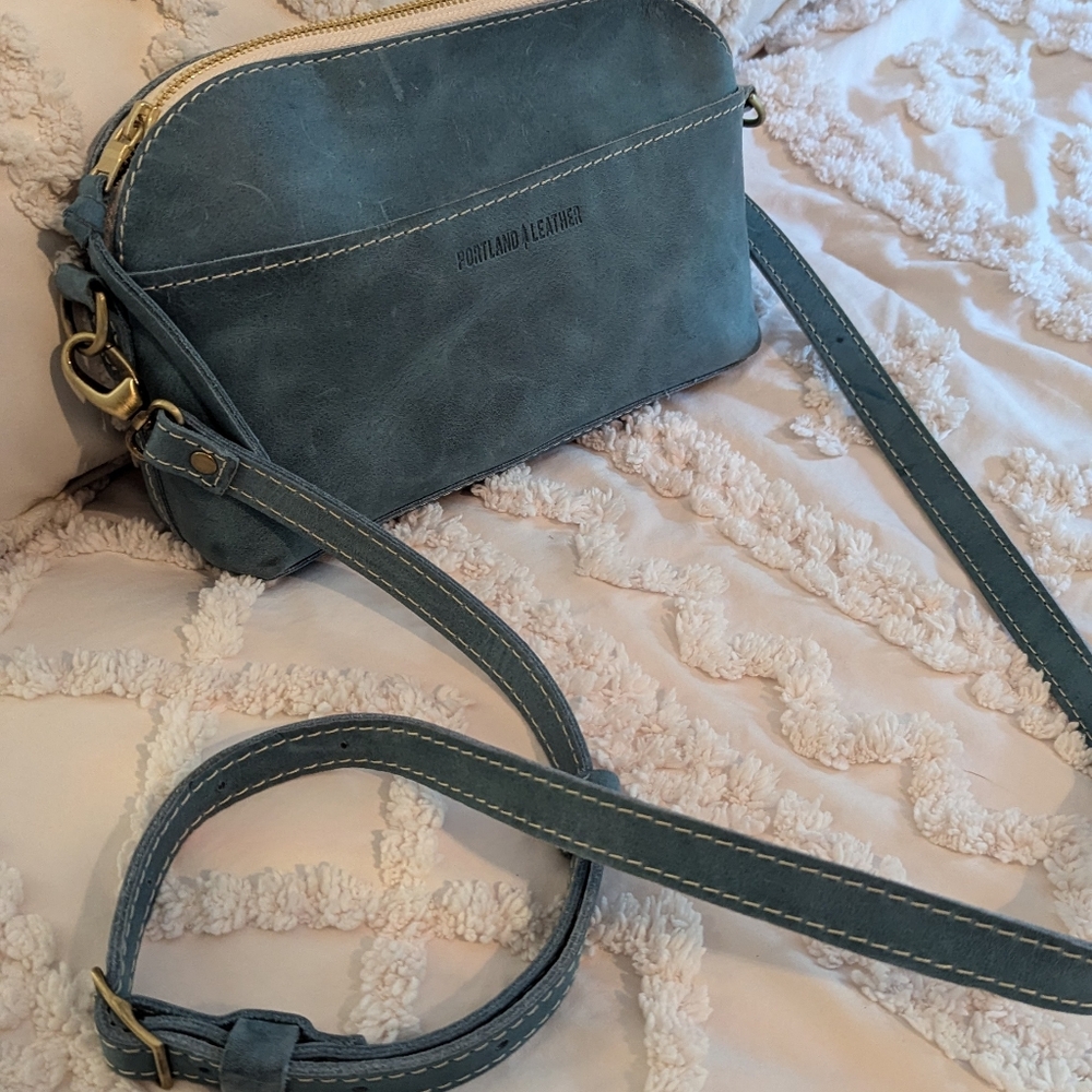 Portland leather Eclipse crossbody in Aqua